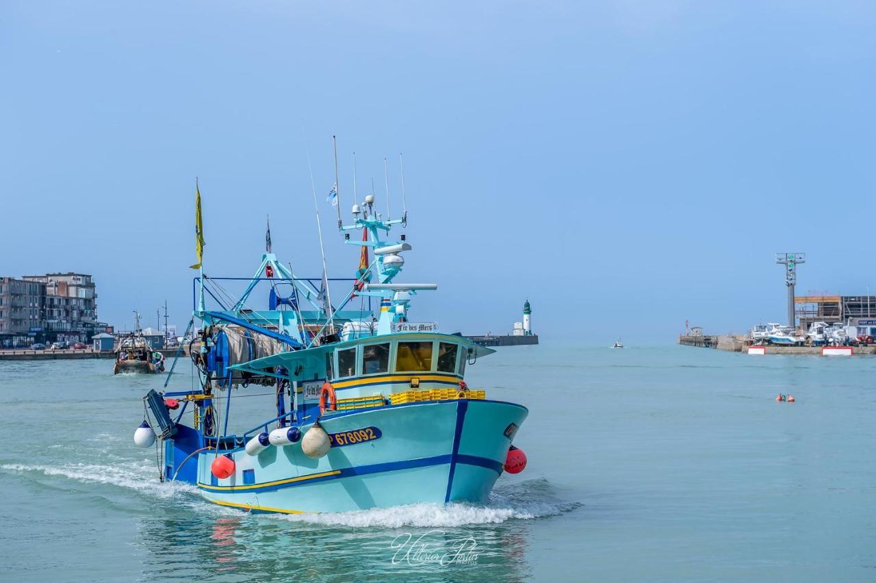 Idealement Situe "Le Studio" Les Locations Isahora Sont Aussi A 2 Pas Du Chateau D'Eu, Des Falaises Du Treport, De Mers Les Bains Et Aux Portes De La Baie De Somme أو  المظهر الخارجي الصورة
